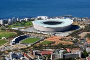 Stadion in Kaapstad wat vir 2010 Fifa sokker beker gebou is, is wit olifant en word teen enorme verlies bestuur wat befonds word uit belastingbetalers se beursie